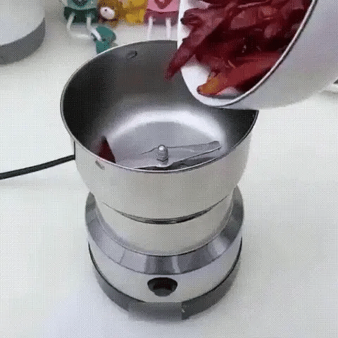 Desde café fresco hasta especias molidas al instante. Simplifica tu vida y disfruta de sabores intensos en cada plato.